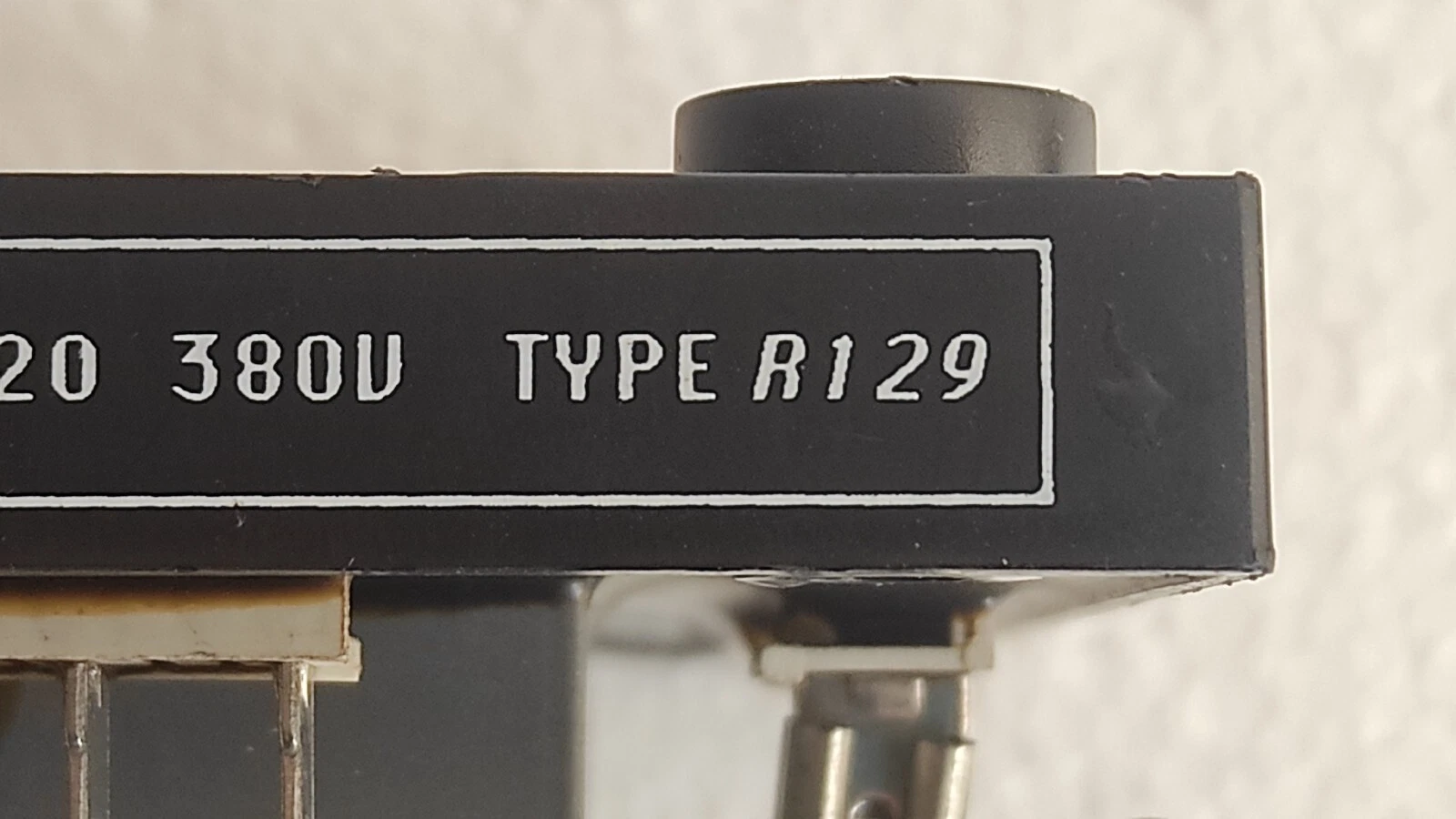 admin/uploads/uploads/leroy somer r129 automatic volt reg ler_3.webp